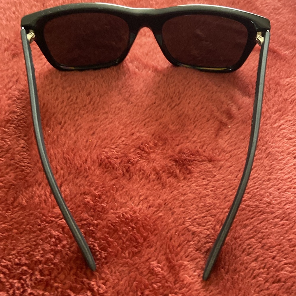 GUCCI SUNGLASSES GG008S - Picture 9 of 13